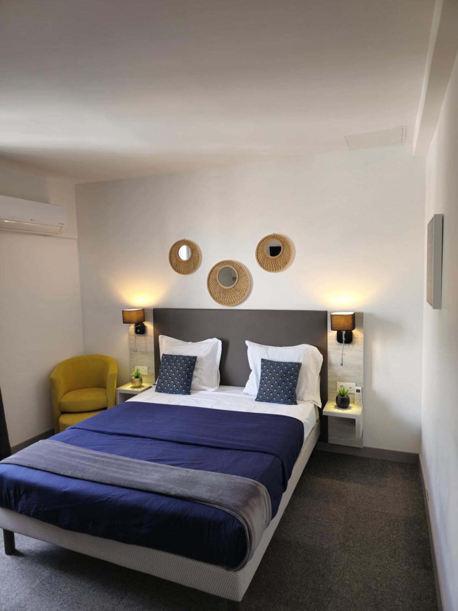 Hotel L'Alsace-Gare Sncf Нарбонн Номер фото